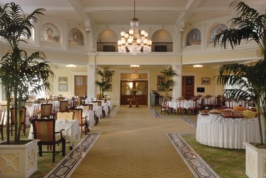 The 4-diamond Dining Room offers a world-class culinary experience