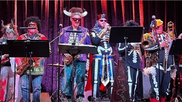 Featured image for Jumbo Circus Peanuts Mardi Gras Dance Party