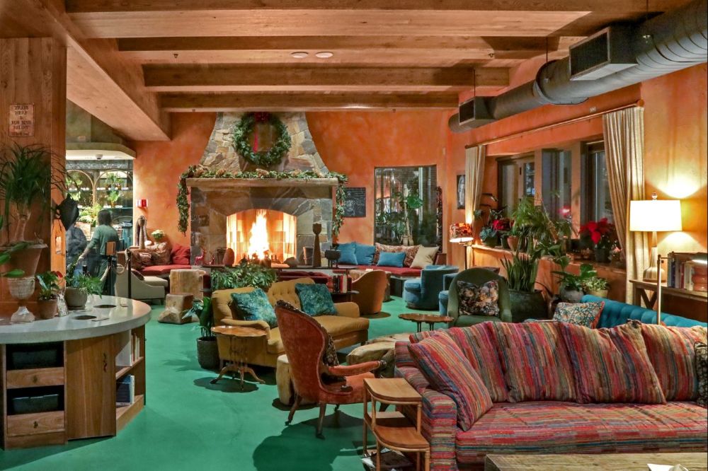 fireside_lounge_4.jpg