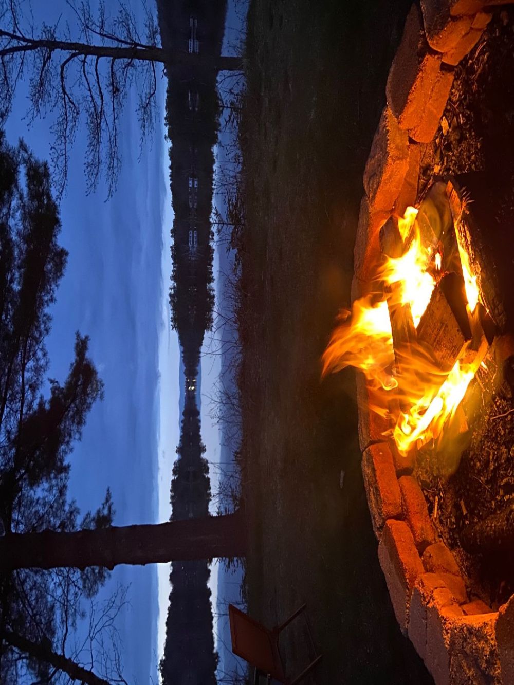 Outdoor fire pit