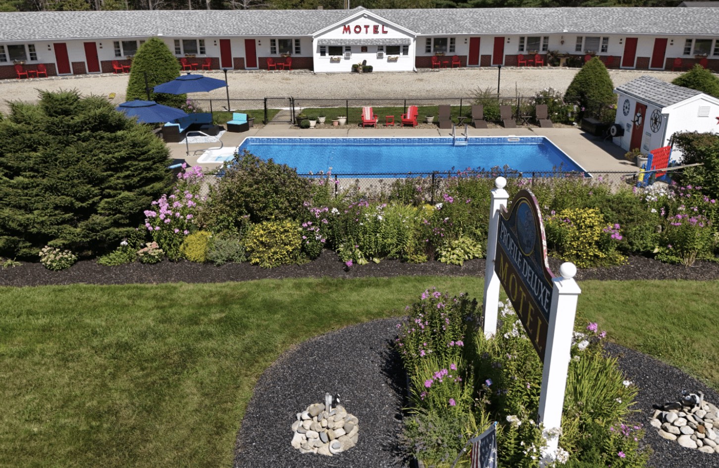 Profile Deluxe Motel