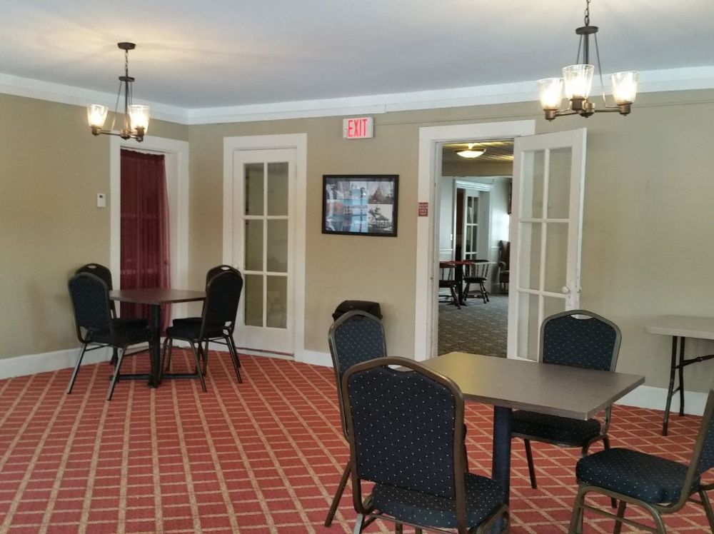 Mtn View Room entry