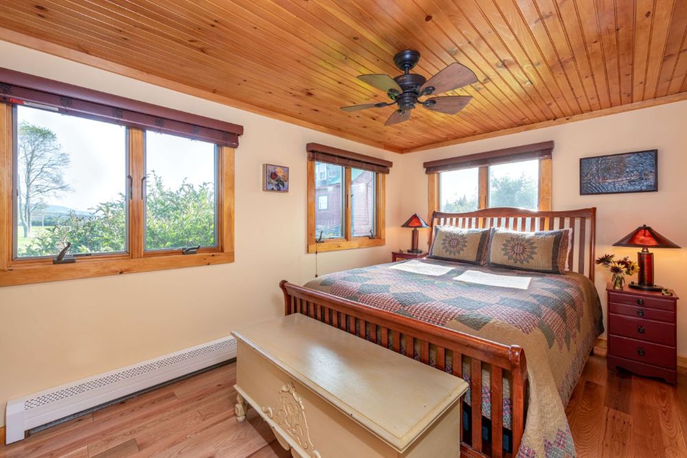 Cozy rooms with great views!