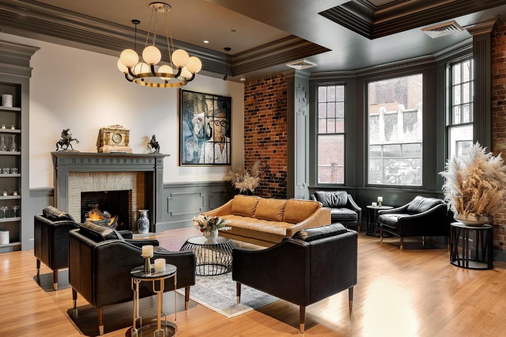 Jimmy's Jazz and Blues Club - Billiards Room