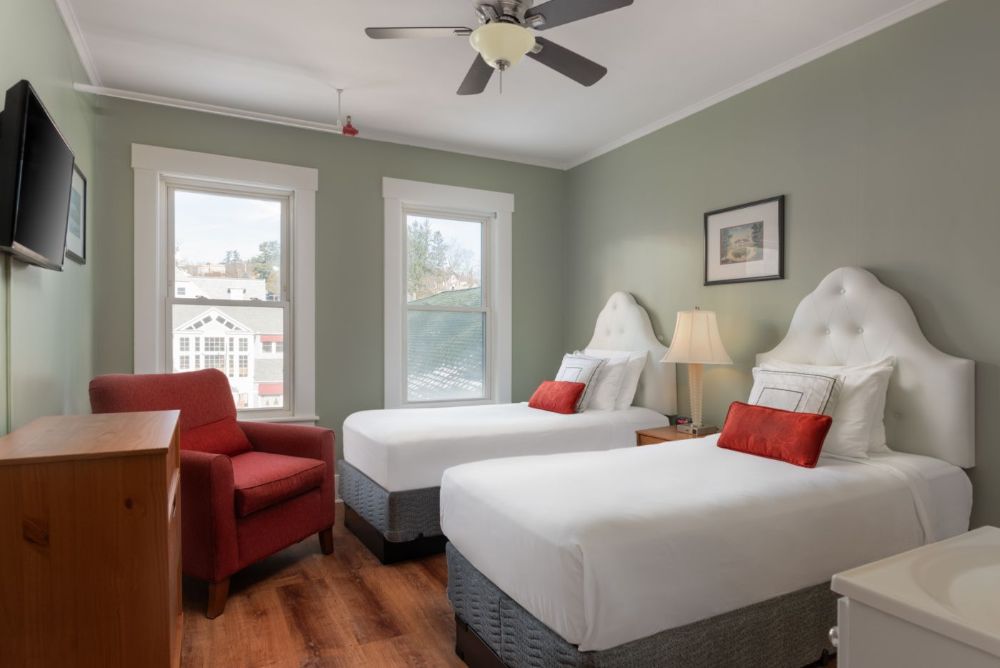 Family Suite two rooms with King Bedroom and double twin bedroom