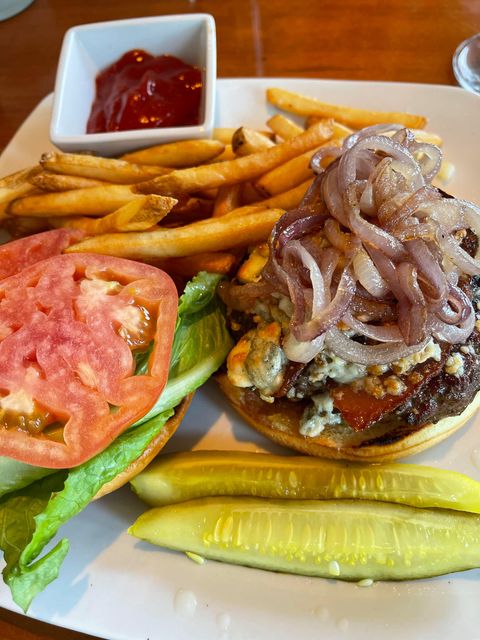 210318-O-Bistro-Burger-Message-Esbeth.jpg