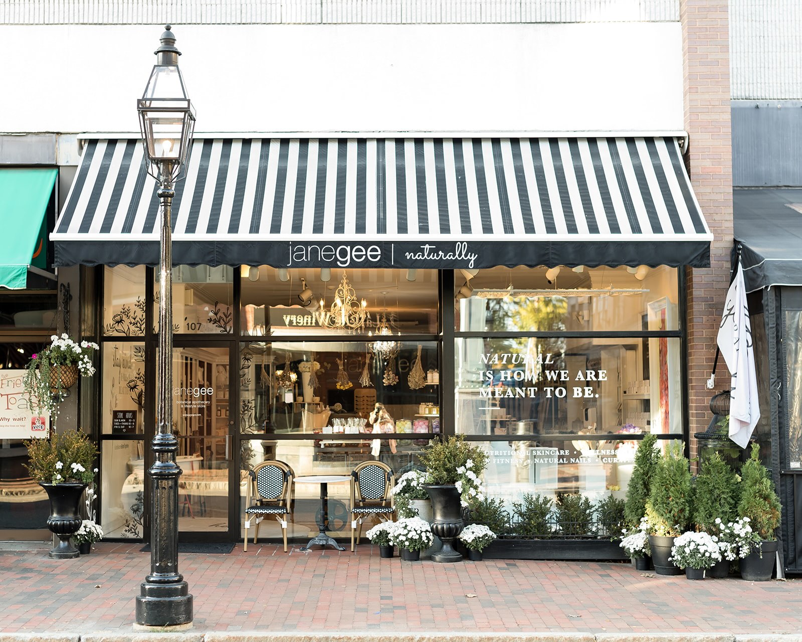 janegee Flagship Store Front