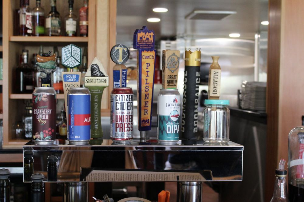 210514-Canoe-Center-Harbor-draft-beer-IMG_9355.JPG
