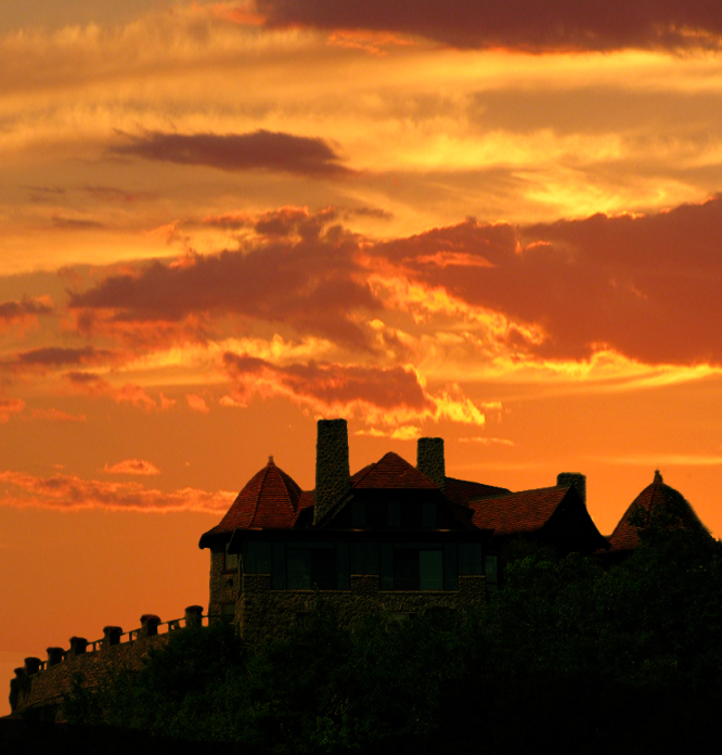 Featured image for Castle in the Clouds